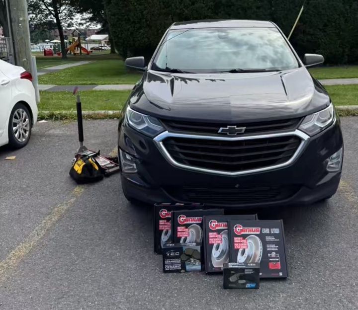 Chevrolet Equinox, disques et plaquettes neufs devant.