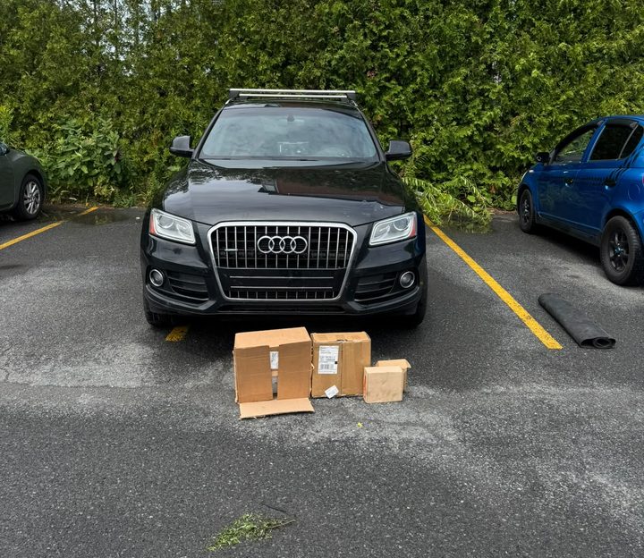 Audi Q5, pièces neuves devant.